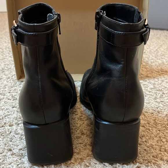 White Mountain Leather Upper Square Toe Heeled Ankle Booties - Size 10 - Picture 7 of 10